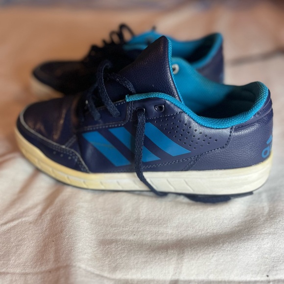 RARE Adidas Kids' Navy and Teal Leather Sneakers. Size Boy’s 3 - Picture 9 of 10